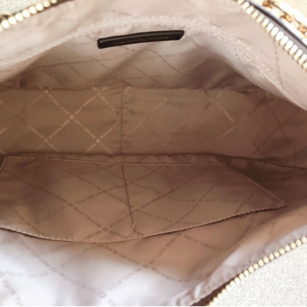 Michael Kors Eden brown signature hobo bag - Picture 12 of 12